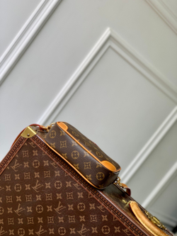 Louis Vuitton Trocadero Wearable Wallet