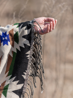 Палантин теплый с орнаментом Навахо