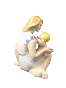 Фарфоровая статуэтка "Материнство" (Полонне ЗХК)