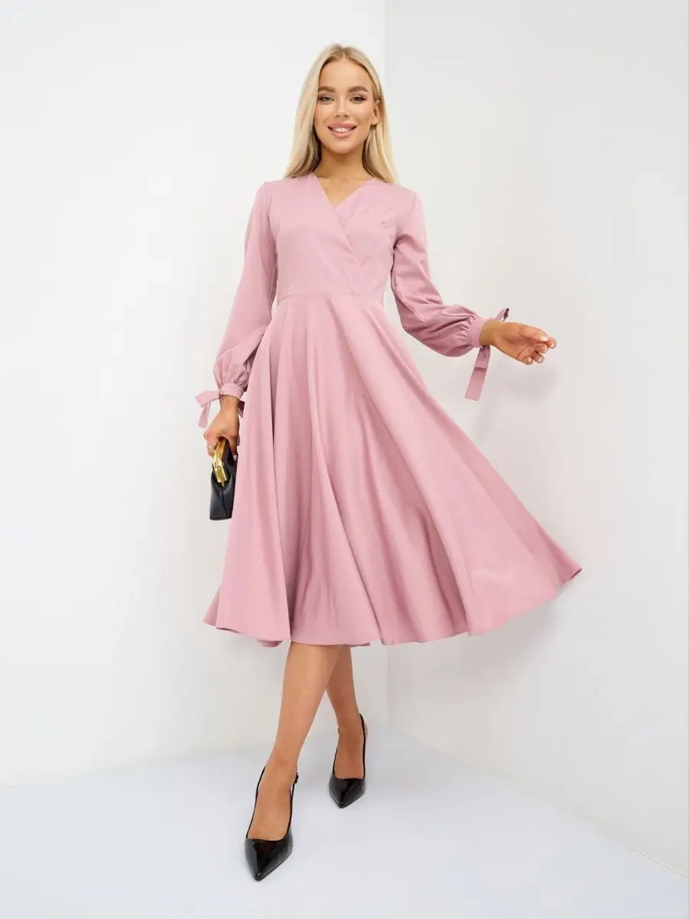 Платье с пышной юбкой