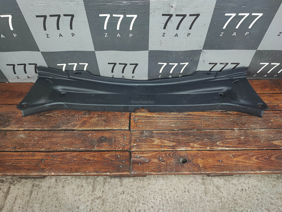 Обшивка замка багажника Toyota Camry (XV70) 17-нв Б/У Оригинал 5838733140