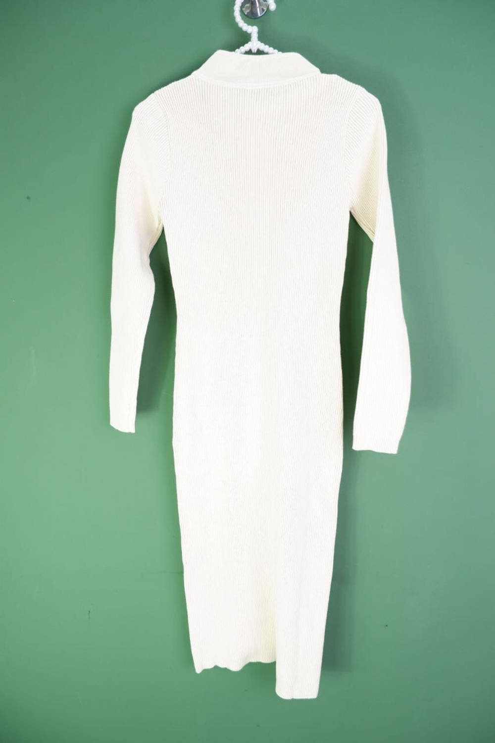 Платье кремовое по фигуре с отделкой в восточном стиле 42- 44 размер