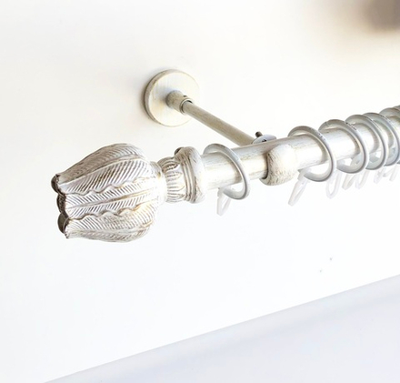 Карниз кованый для штор "Тюльпан" d20 мм однорядный, цвет белое золото