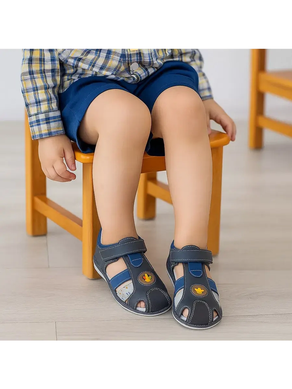 Детские Сандалии для мальчика светящиеся.