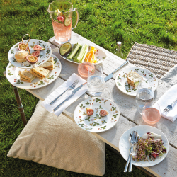 Wedgwood - Кружка Wild Strawberry 510мл + крышка / артикул   50105509233  / GTIN 091574216126