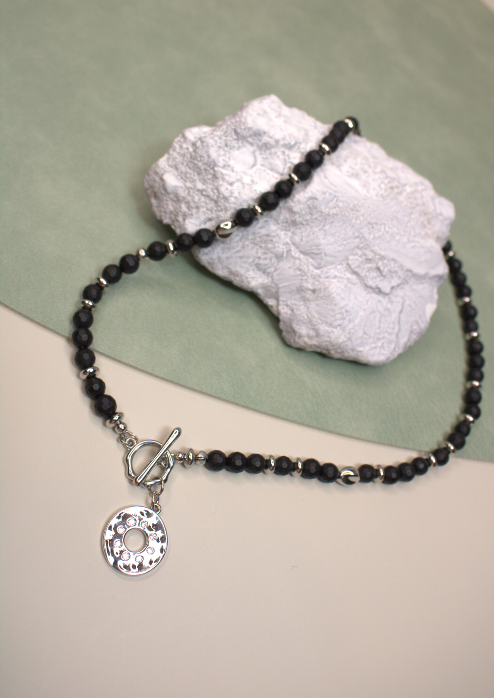 Колье-чокер с черным агатом "Ночной оберег"