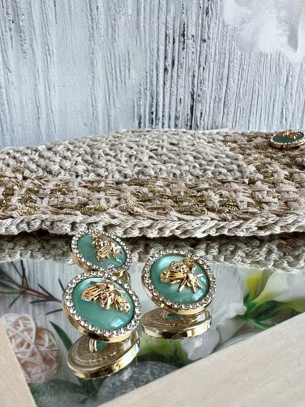 Декоративные металлические пуговицы на ножке