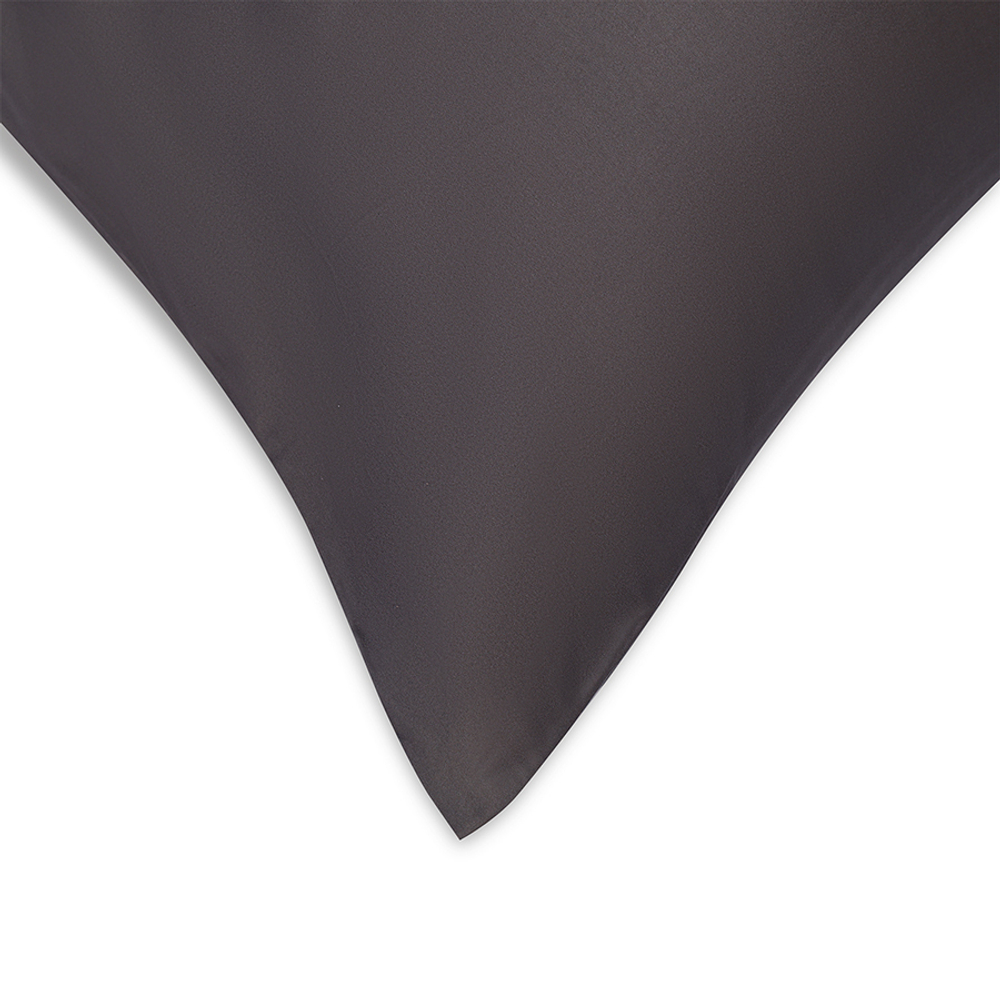 Набор наволочек из премиального сатина темно-серого цвета из коллекции essential, 70х70 см