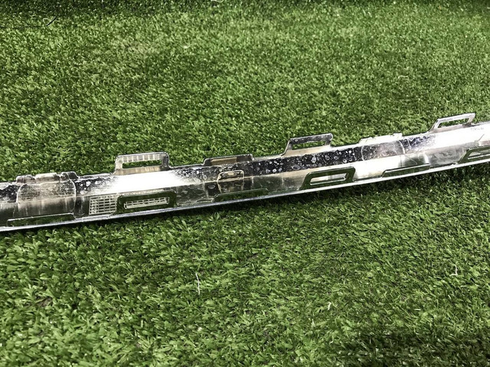 Молдинг заднего бампера Bentley Bentayga (2015-2020)