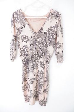 Платье нежно-розовое 40-42 размер