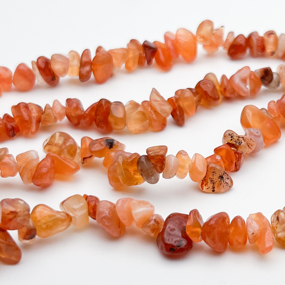 Сердолик бусины, крошка 4-8 мм, цена за нить 38 см