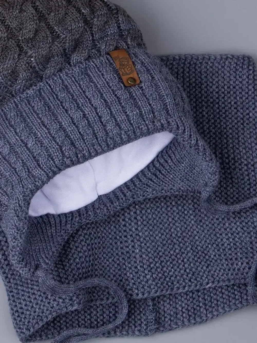 Шапка для мальчика зимняя вязаная и снуд