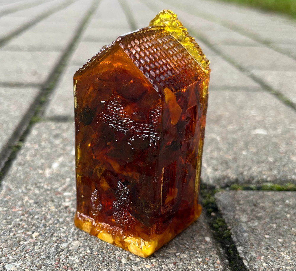 Домик с фронтоном