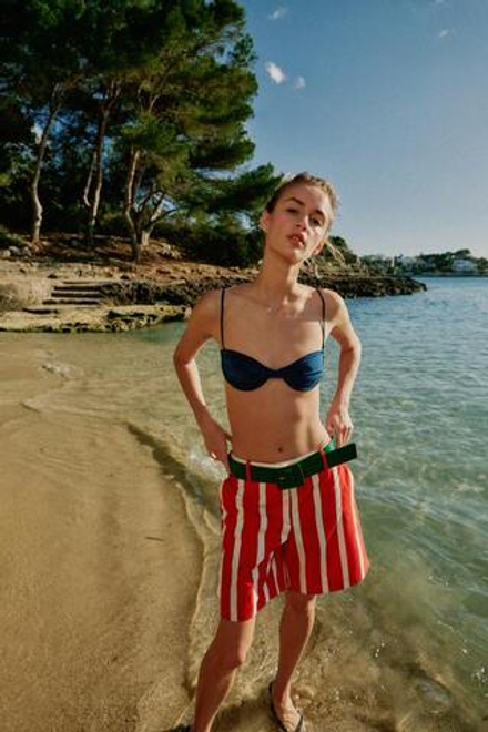 ZARA ШОРТЫ В ПОЛОСКУ С РЕМНЕМ, ЭКРЮ/КРАСНЫЙ