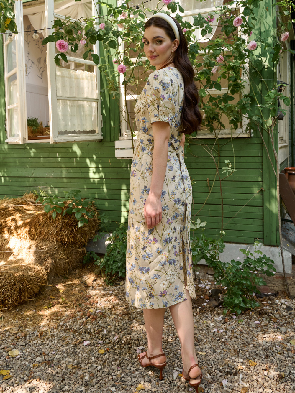 Платье миди с коротким рукавом