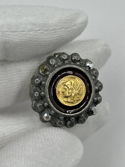 Накладка на пуговицу в античном стиле