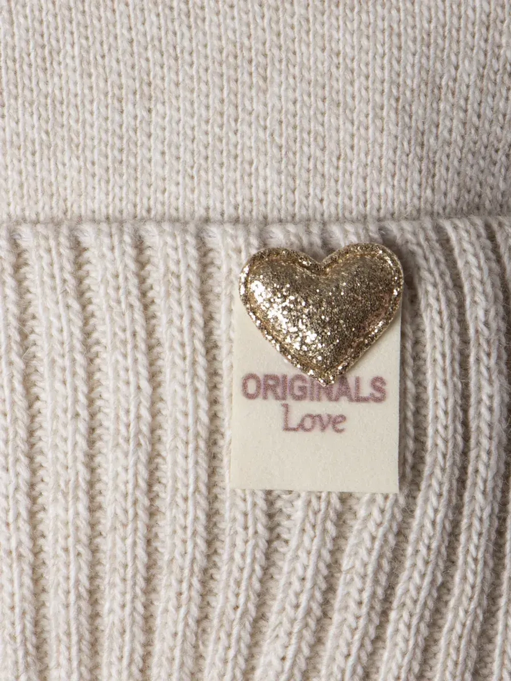 Шапка для девочки на осень