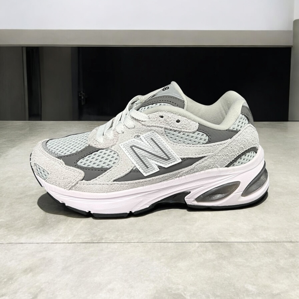 New Balance 2010 • White Gray