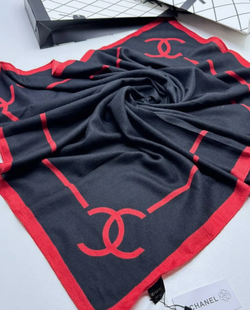 Теплый шерстяной платок Chanel