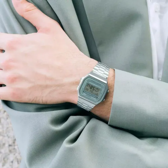 Электронные наручные часы Casio A168WA-3AYDR