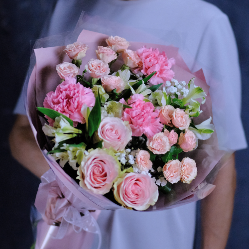 Купить Нежный букет с пионовидыми розами #555