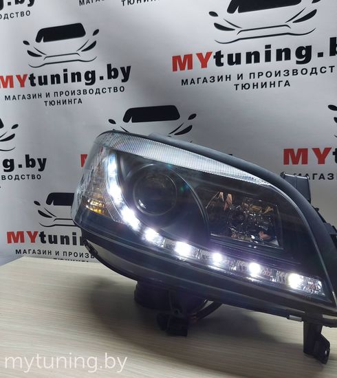 Передние фары daylight black для Opel Zafira A