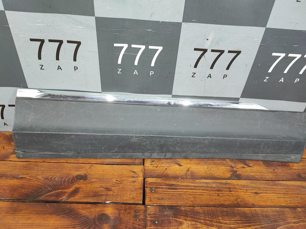 Накладка двери передней правой Volkswagen Tiguan 2 16-нв Б/У Оригинал 5NA854940P