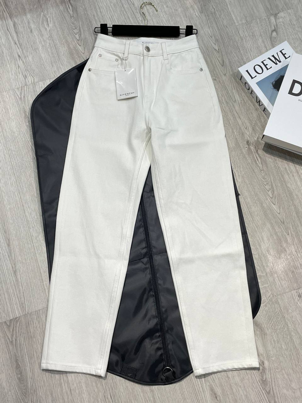 Джинсы Givenchy