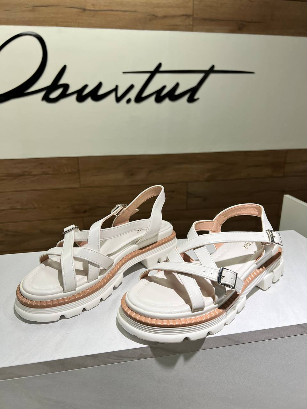 Сандалии женские