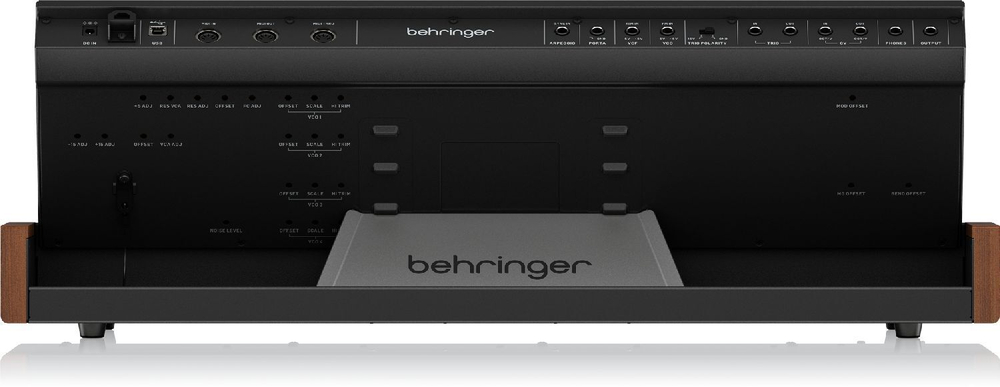 Синтезатор BEHRINGER MONOPOLY