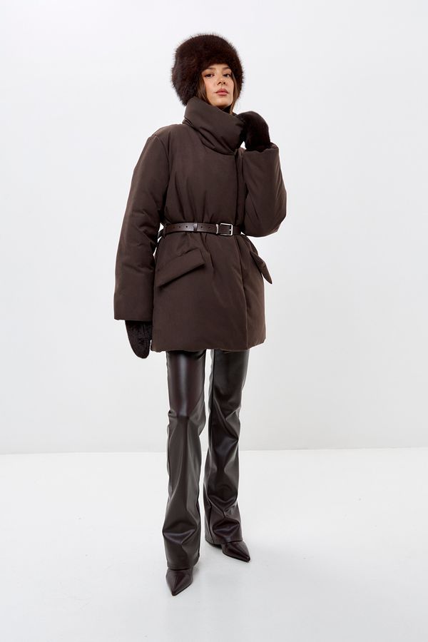 Куртка зимняя на поясе Фрости шоколадного цвета