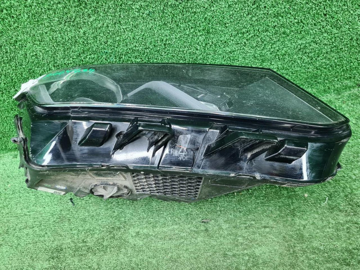 Битая Фара правая Geely Coolray (19-23) галоген