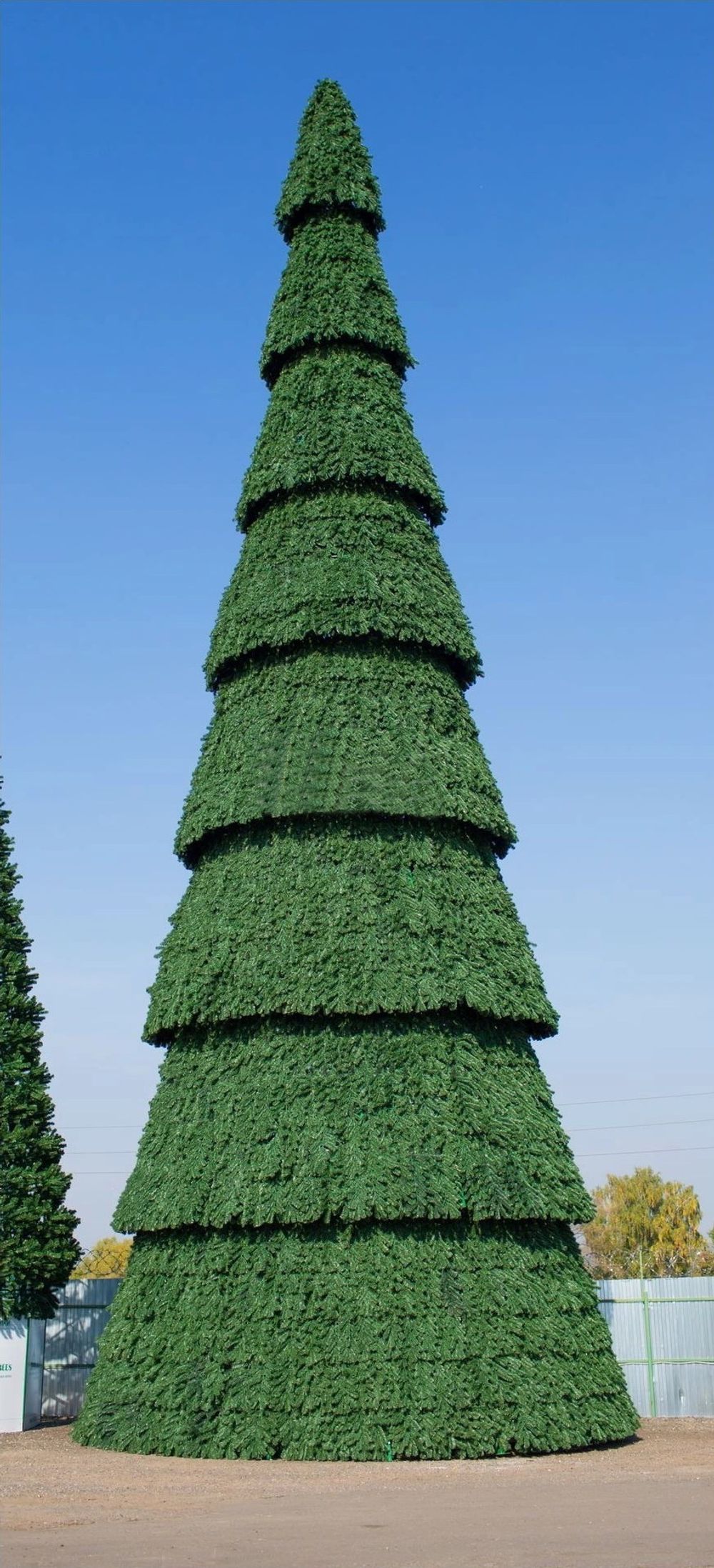 Светодинамическая елка сегментная, встроенное освещение - "Сибирская" от 11 м до 30 м