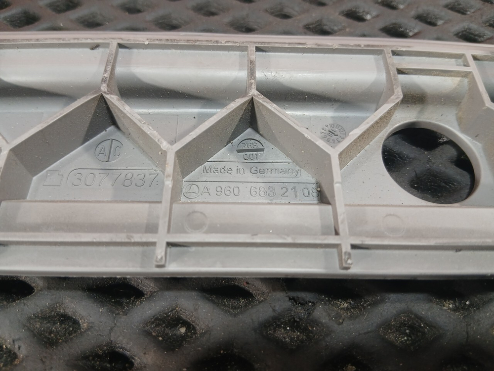 Накладка на торпедо