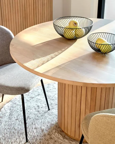 Стол Licia Ø120 см из дерева манго