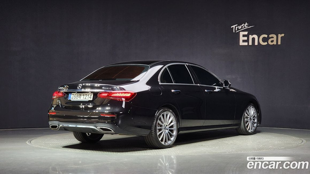 Mercedes-Benz E-Class W213 E350 4MATIC AMG Line (04.2022)
