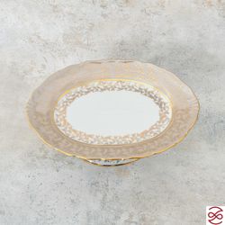 Блюдо овальное на ножке Queen's Crown Aristokrat Лист бежевый 27 см