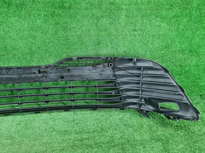 Решетка переднего бампера Toyota Camry xv70 17-21