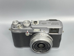 FujiFilm X100