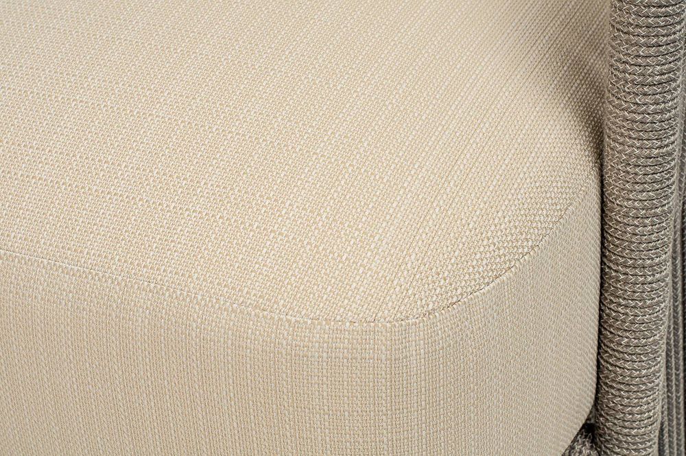 "Альбано" кресло плетеное из роупа, каркас алюминий светло-серый (RAL7035) муар, роуп серый меланж круглый, ткань Mossle светло-бежевая