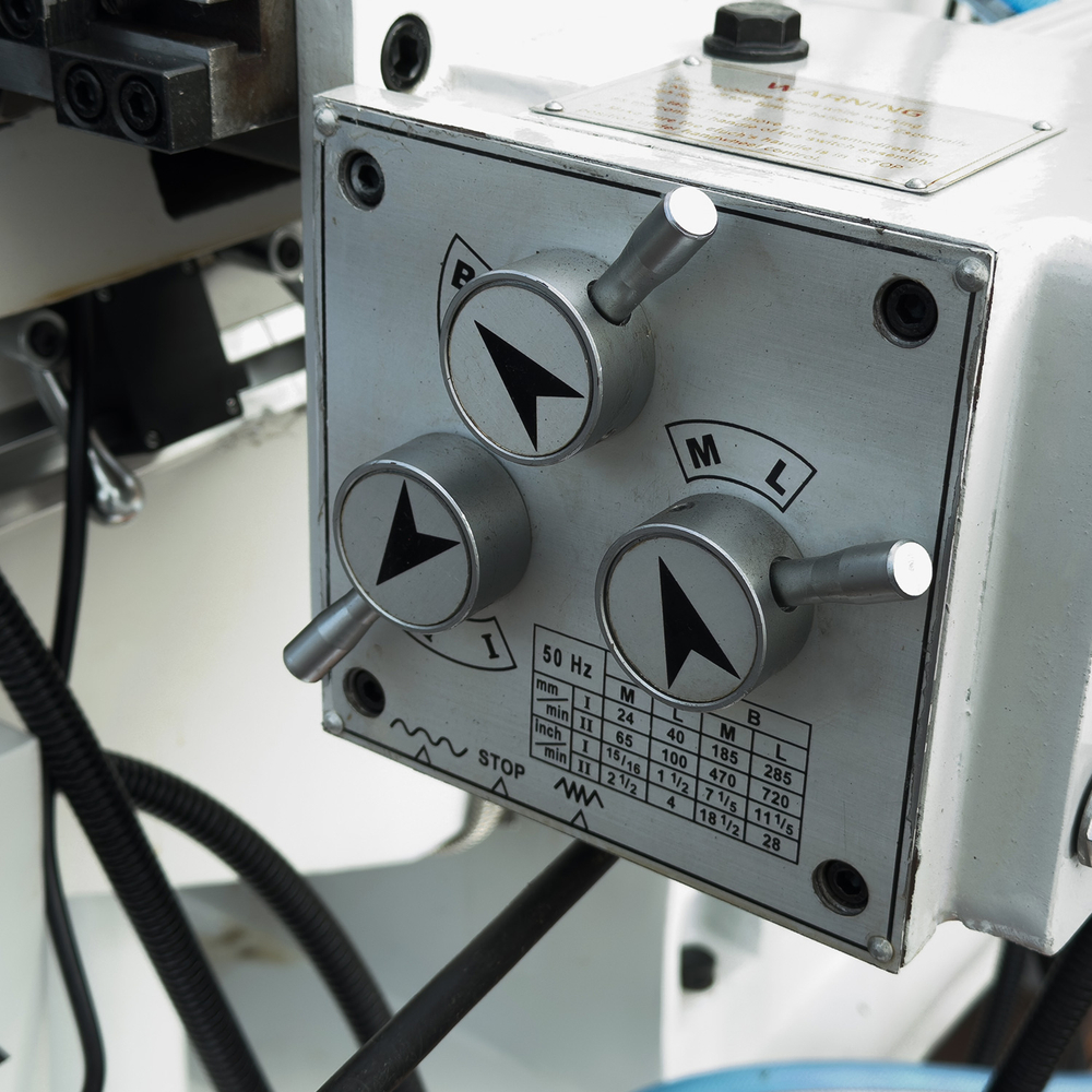 PROMA FHV-50PD универс. фрезерный станок с цифр. измер.