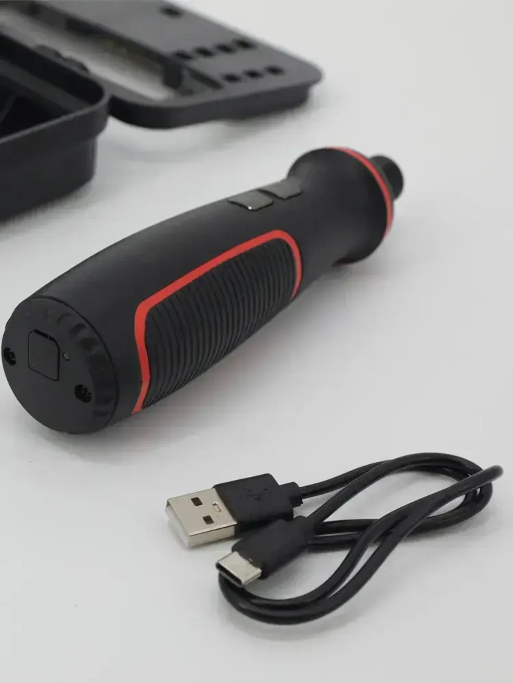 Электрическая отвертка аккумуляторная с набором бит для точных работ 41 в 1