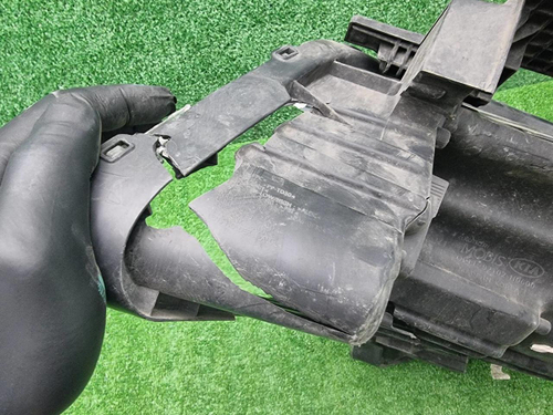 Битая Фара правая Kia Rio 4 FB (2020-2022) галоген