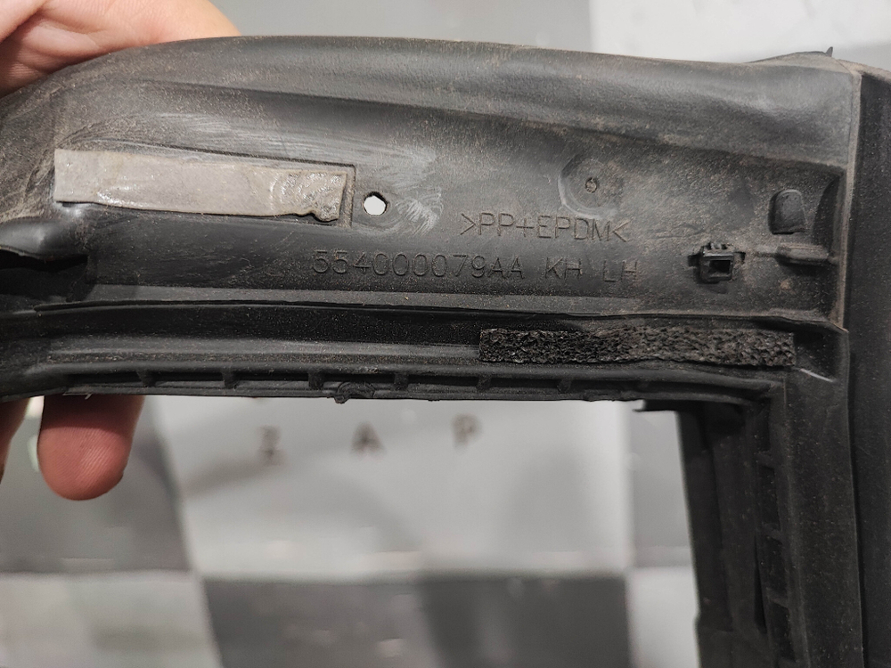 Уплотнитель двери задней левой Chery Tiggo 8 Pro 21-нв Б/У Оригинал 554000079A