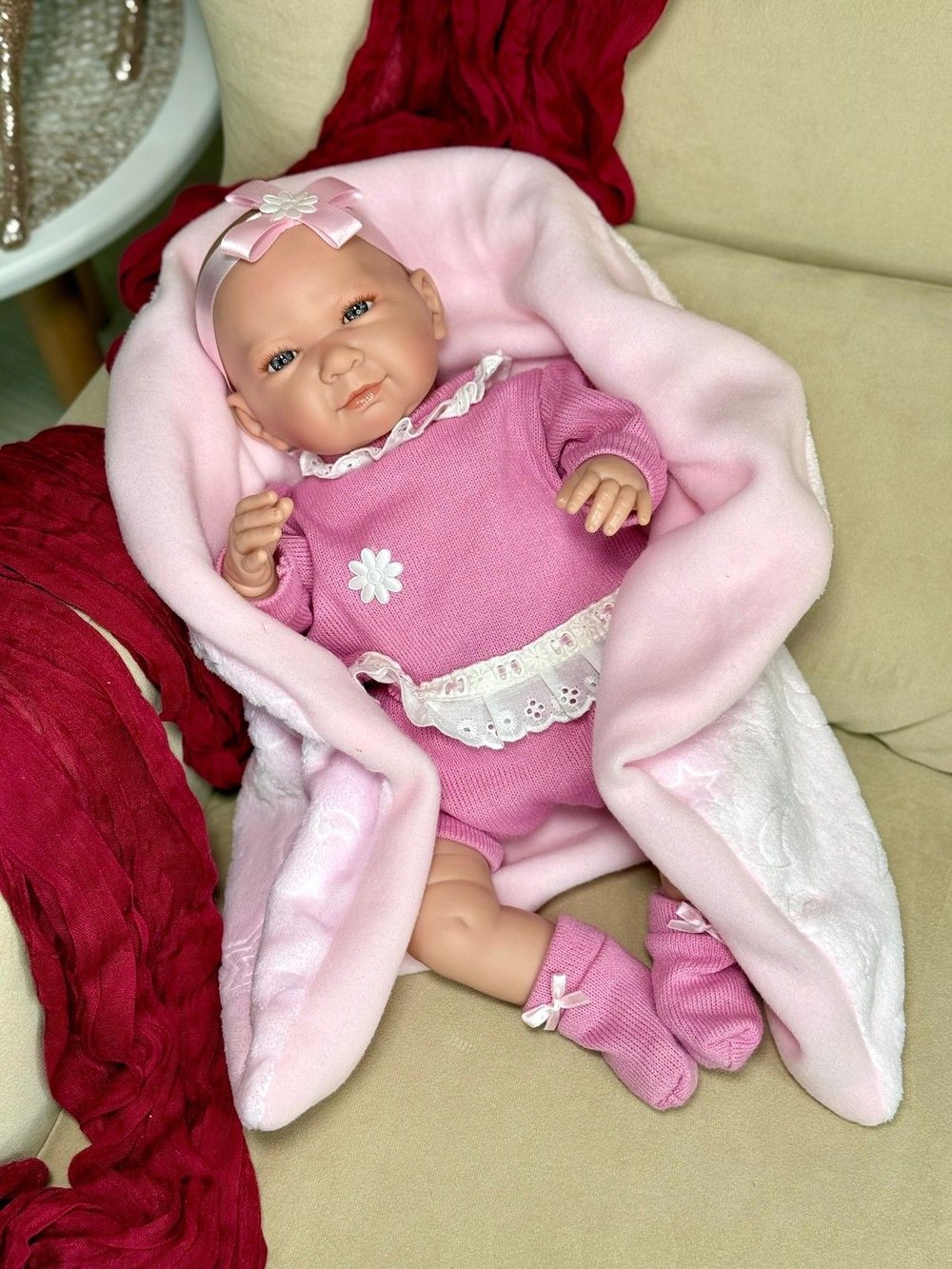 Кукла для девочки мягконабивная 45см Паула с пледом (4502)