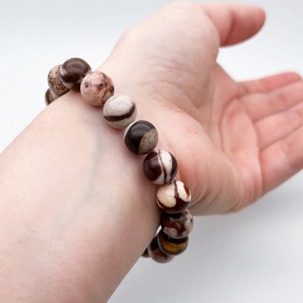 Браслет, "яшма кофейная" (халцедон), диаметр бусин 10 мм, размер 17 см