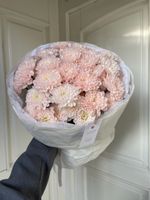 Авторский букет из хризантемы в персиковом оттенке