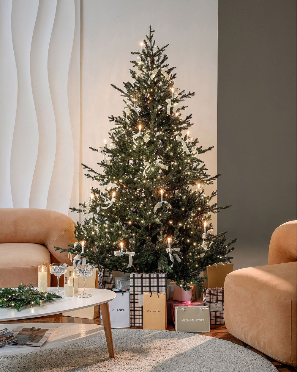 Ель искусственная «Царевна леса» (Литая хвоя) 210 см / 2,1 м