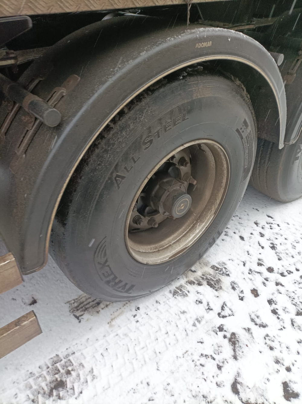 УралСпецТранс 9465* Полуприцеп цистерна 946514-В1-02