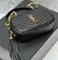 Мини-сумка Saint Laurent Lou из стеганой кожи Grain De Poudre с тиснением, чёрный